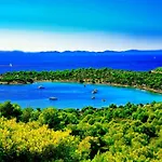 Hiza I * Betina (Sibenik-Knin)