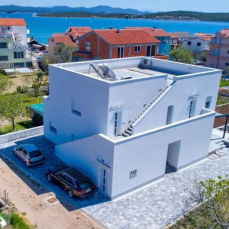 Hiza I Betina (Sibenik-Knin)