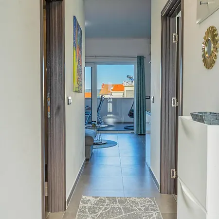Hiza I Apartment