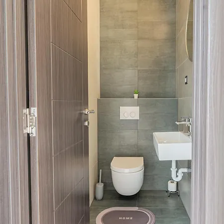 Hiza I * Betina (Sibenik-Knin)