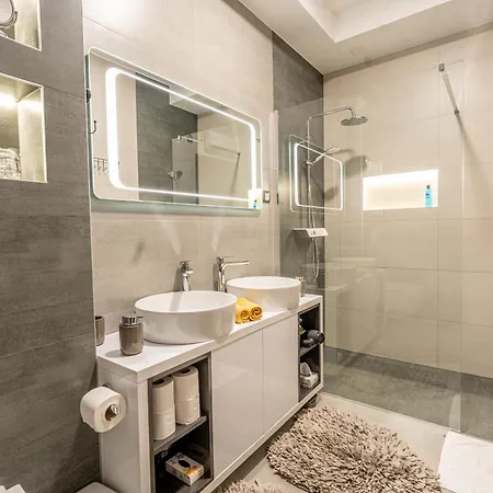 Hiza I Apartment