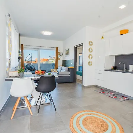 Hiza I Apartment