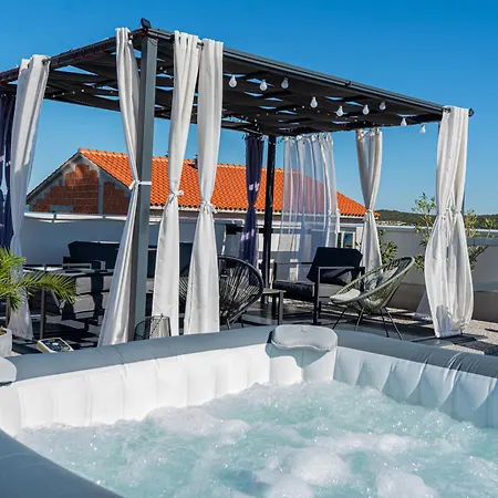 Hiza I アパート *