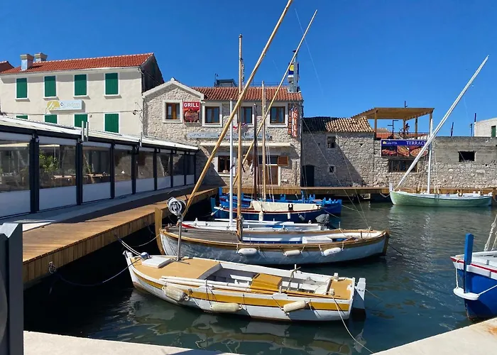 Hiza I * Betina (Sibenik-Knin)